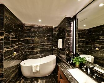 Jolie Vue Boutique Hotel Guilin - Guilin - Bathroom