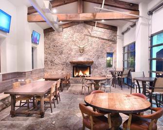 All The Comforts Of Home! - Hunt - Restaurant