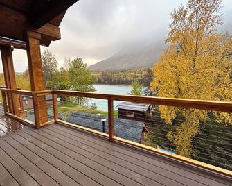 Modern Luxury Condo with River Views in Cooper Landing - Cooper Landing - Balcony