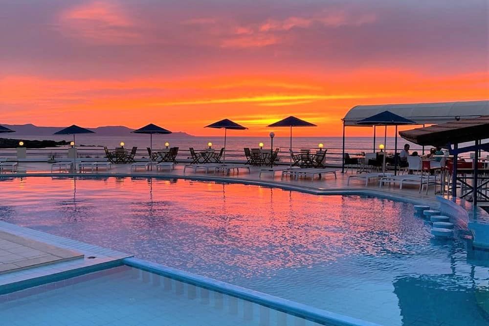 Zorbas Beach Village Hotel