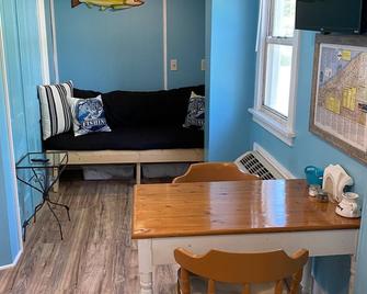 Fisherman's Oasis and Vacation Rental - Girard - Sala de estar