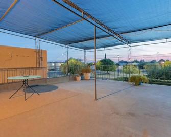 The Loft on Main Street - Porterville - Balkon