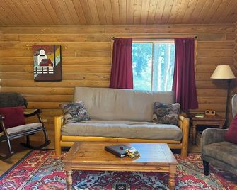 Cozy Niobrara River Cabin - Valentine - Wohnzimmer