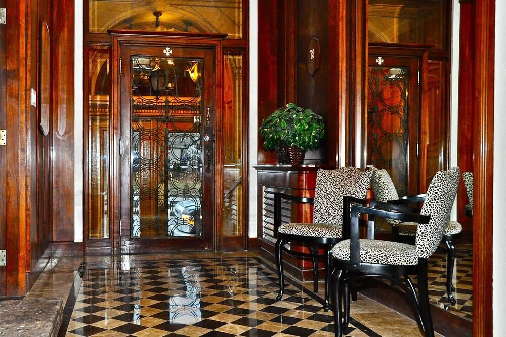 ل مانوار دوتويل - بار أنيرو