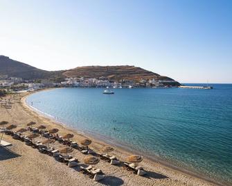 Porto Kea Suites by Sandglass - Korissia - Pláž
