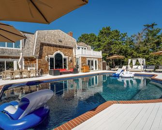 The J Luxury Villa : Poolside Retreat w. Sauna - Southampton - Piscina
