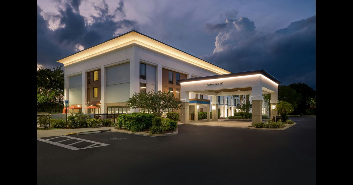 Hampton Inn Naples-I-75 in Naples, the United States from $80: Deals ...