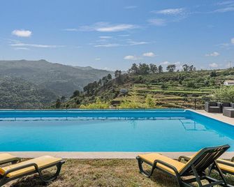 Casa Museu da Geada - Rural Hotel - Cinfães - Zwembad