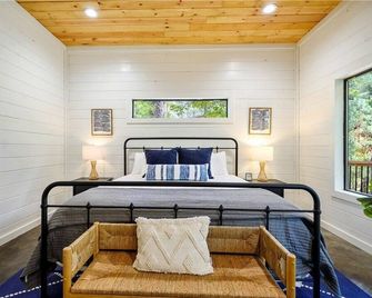 Welcome to the Boujee Bungalow - Broken Bow - Schlafzimmer