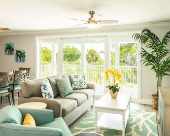Upper Sunset North - Key West - Living room