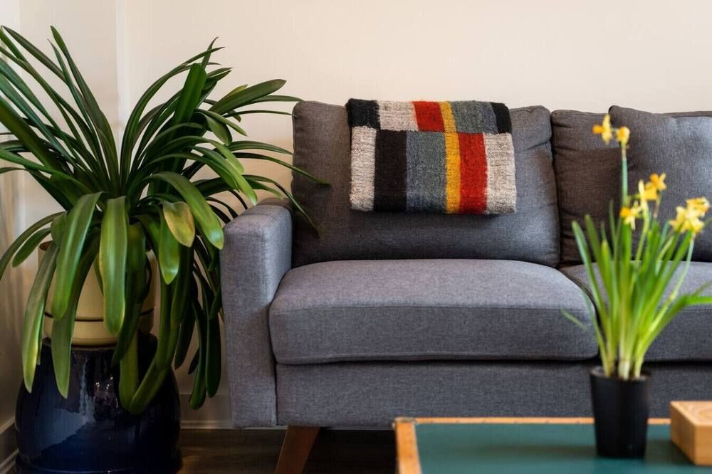 Garden City Suite: Perfect Location & Comfort - Victoria - Wohnzimmer