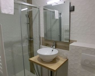 Hotel Sur Le Quai - Port-Vendres