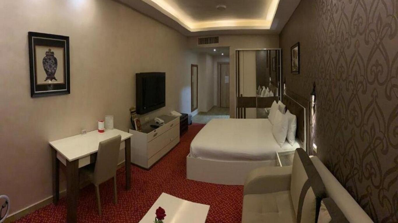 Balcony Hotel