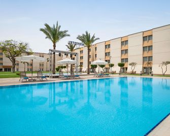 Novotel Cairo Airport - El Cairo - Pileta