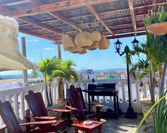 Hostal Los Villanueva - Havana - Balcony