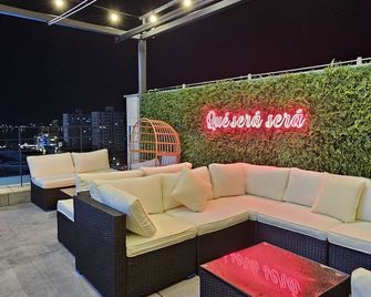 Hound Hotel Mokpo Peace Square Branch - Mokpo