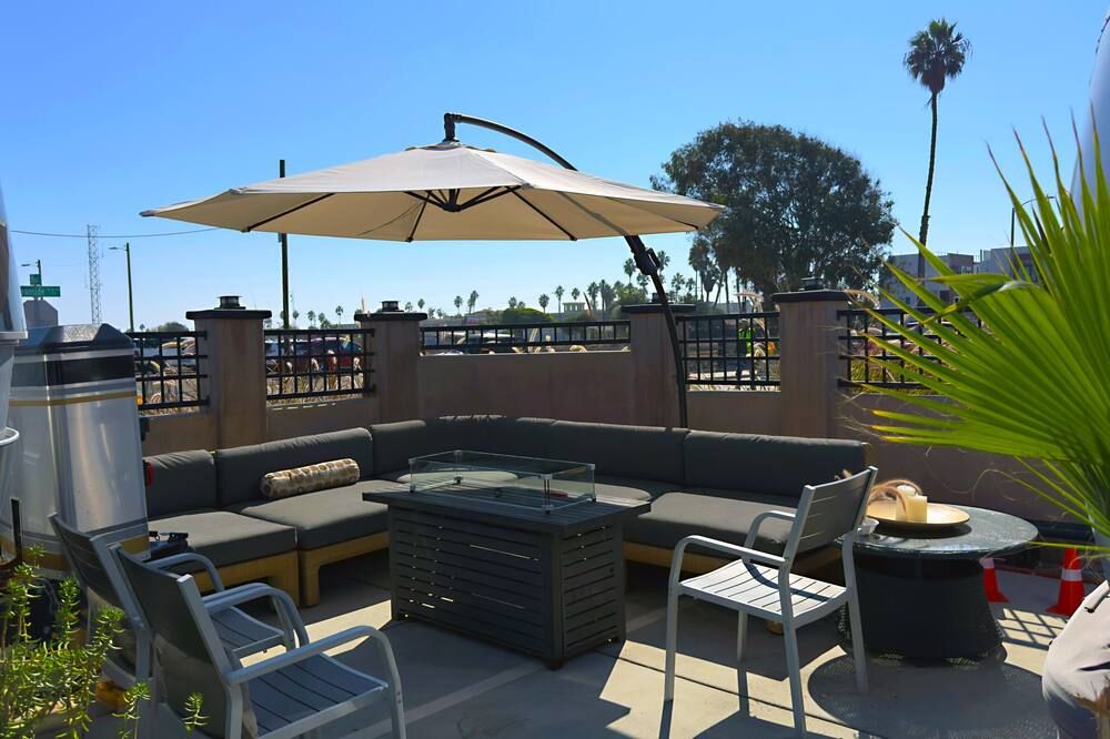 Twin Retro Star-Wagon Resort, Ocean Front, 6 Beds - Oceanside - Balcon