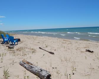 Drift Away At Lake Michigan - Silver Lake - Playa