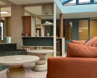 Brit Hotel Le Beaulieu - Poitiers - Sala de estar