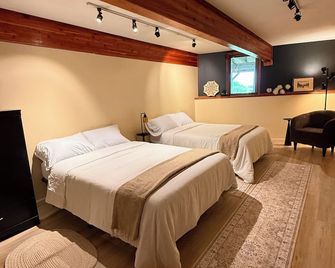 Lakehouse w/ Private Beach - Oswego - Schlafzimmer