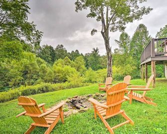 Charming Jamestown Cabin w/ Large Backyard! - Jamestown - Patio