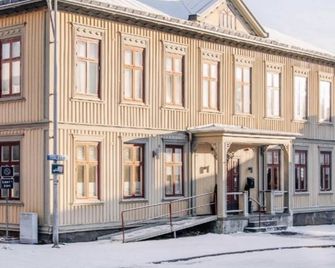 Järnvägshotellet B & B - Skara - Edificio