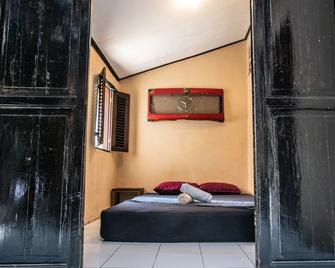 Losmanos Hostel - Yogyakarta - Habitación