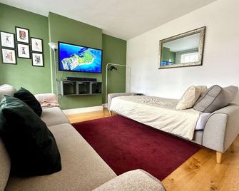 Colindale Lush Stay 30 Mins Central Lond - Edgware - Living room