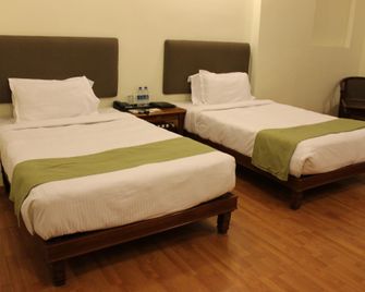 Sandhya Hotel - Hyderabad - Bedroom
