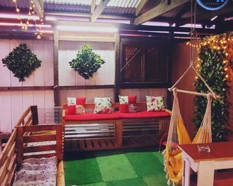 Hostal Paradise Blue Osorno - Osorno - Patio