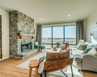 New Modern Farmhouse with Epic Views - Bismarck - Sala de estar