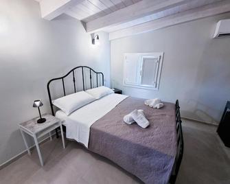 Civico 33 - Scalea - Bedroom