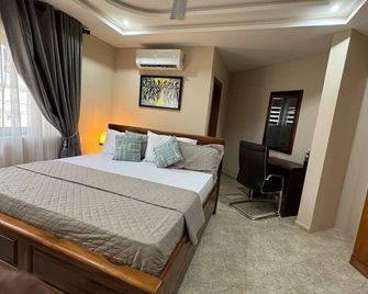 เชสเตอร์ ฮิลล์ เรสซิเดนซ์ - Kwabenyan - อาคาร