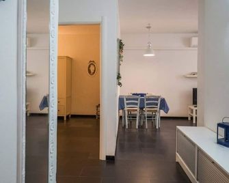 Sciacchetrà Apartment with AC & Patio - Monterosso al Mare - Hallway
