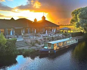 Dolphin Hotel St Ives - St. Ives - Buiten zicht