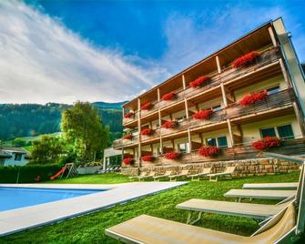 Kreativ Hotel Landhaus Schweigl - Ultimo/Ulten