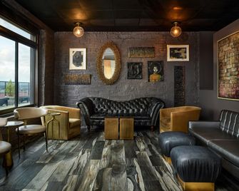 Redmont Hotel Birmingham, Curio a Collection by Hilton - Birmingham - Lounge