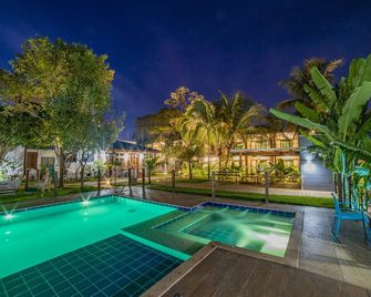 Pousada Girassol - בוניטו - בריכה