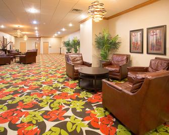 Holiday Inn Express & Suites Lexington - Lexington - Lobby