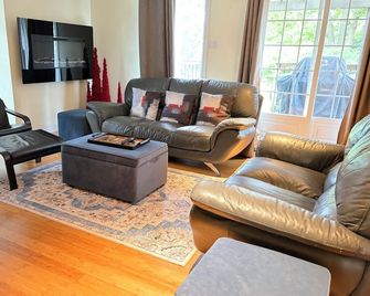 Spaciouse house in a sought after neighborhood - Waterloo - Huiskamer