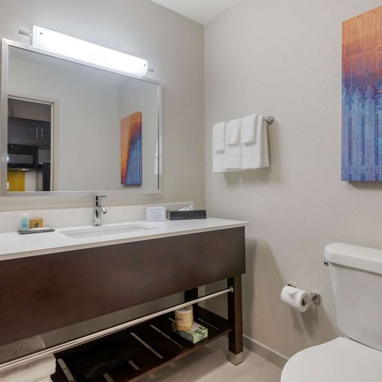 Bathroom view of MainStay Suites Bricktown - near Medical Center