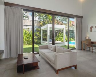 Villa Alice by Villa Finder - North Kuta - Sala de estar