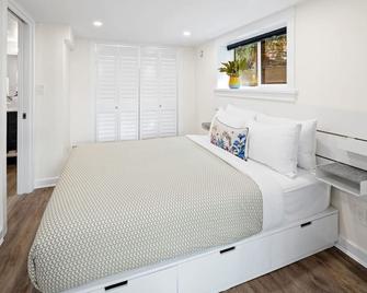 Garden City Suite: Perfect Location & Comfort - Victoria - Sovrum