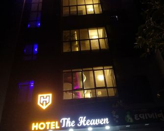 The Sky Comfort - Hotel The Heaven, Dwarka - Dwārka - Building
