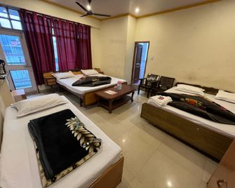 Hotel Aaditya - Kullu - Schlafzimmer