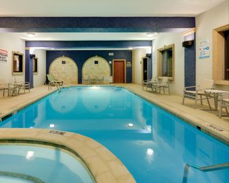 Holiday Inn Express Hotel & Suites Burleson/Ft. Worth - Burleson - Басейн