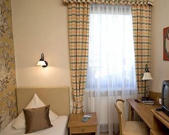 Alpina Hotel - Rosenheim - Bedroom