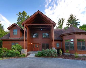 Majestic Manor - Five Bedroom Cabin - Wears Valley - Building