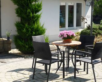 Carpe Diem - Rust - Patio