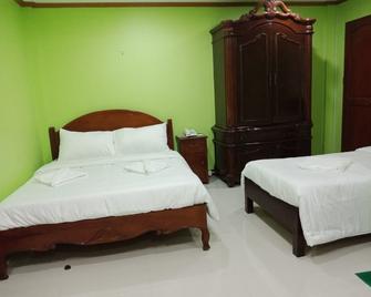 OYO 926 Casa Venicia Caticlan - Malay - Bedroom